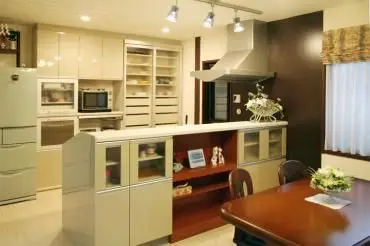 開放感はそのままで、手元を隠します