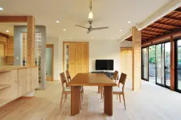 2世帯3世代5人が 笑顔で集うワンルーム