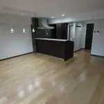 白と黒のモダンな空間