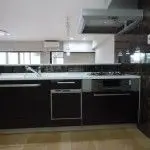 白と黒のモダンな空間