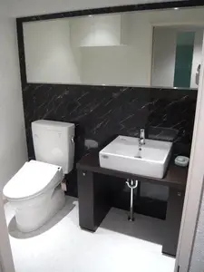 トイレ・洗面所別を一体にしました。