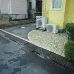 ウッドデッキ等を取り外し駐車スペースに。