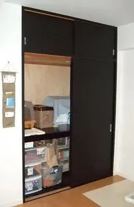 ダイノックシートを張ってモダンな雰囲気にのリフォーム事例