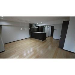 明るくすっきりとモダンで落ち着きのある雰囲気に