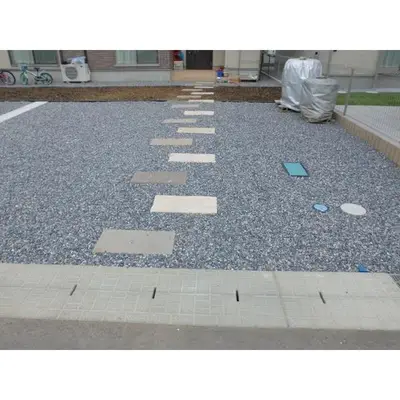 駐車場とアプローチ