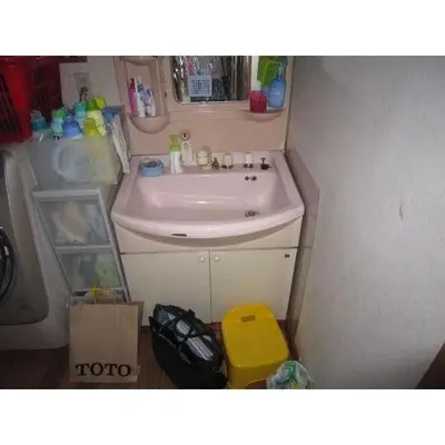 壁出しの引き出しホース水洗は手洗いの姿勢もお手入れも楽です