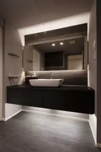 白と黒のコントラストマンション