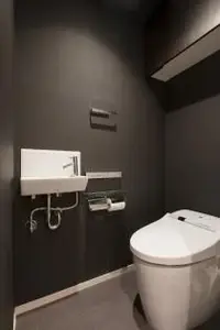 白と黒のコントラストマンション