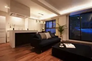 白と黒のコントラストマンション