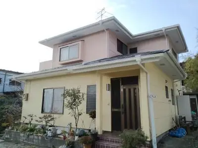 ユニークな配色の外壁リフォーム