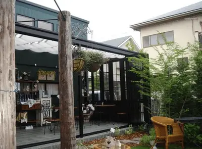 ガーデンカフェ風のお庭