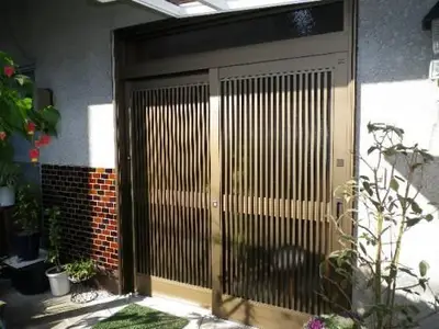 玄関の扉リフォーム