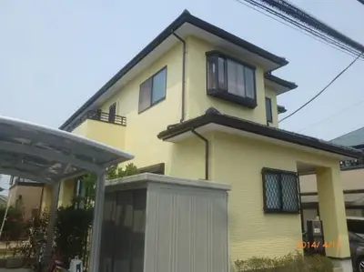 外壁リフォームで明るい外装に