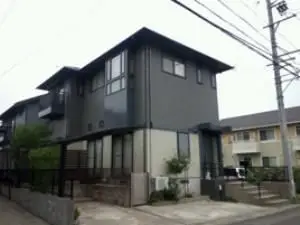 黒で艶のある住まい