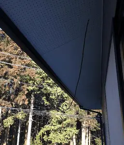 爽やかな軒天井を白で塗装