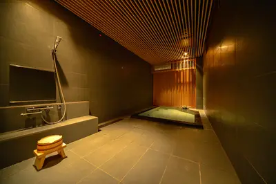 カフェのような新しいイメージの旅館