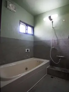 温かくきれいな浴室に