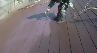 黄色ベースの色使いで明るい印象に