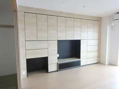 壁面収納ですっきりとした部屋に