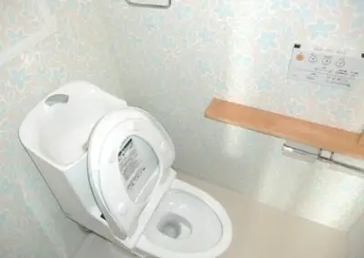 ポップで明るいトイレに