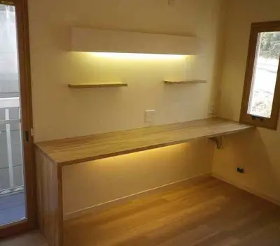 セミオープンキッチンと造作家具