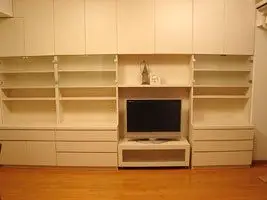大型テレビもピッタリ入る壁面収納