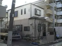 ひび割れた外壁補修