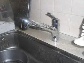 多機能水栓で便利なキッチンに