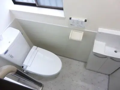 70.白いスタイリッシュなトイレにリフォーム！