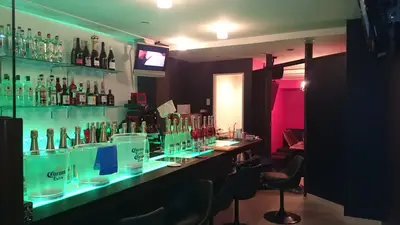 【店舗リフォーム】光るバーカウンターとVIPルーム