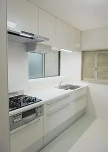 収納たっぷりのシステムキッチンへ！