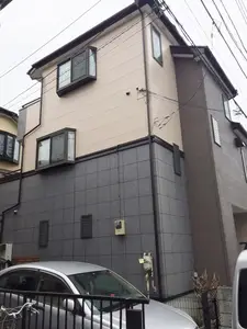 クリアーな塗料でタイルも新築同様の仕上がりに！