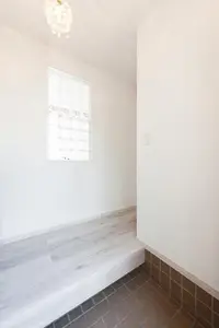 「フランス郊外の家」をテーマに戸建て全面リフォーム