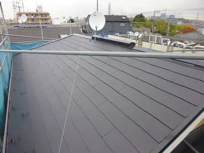 遮熱塗料塗装で屋根材長持ち！！