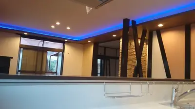 光と影を楽しむ家族の団らんスペース