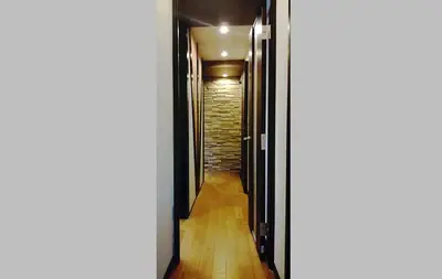 光と影を楽しむ家族の団らんスペース