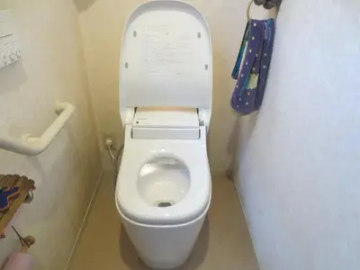 節水型トイレへのリフォームで広々トイレスペースへ