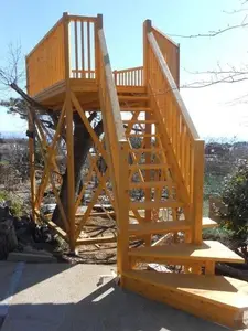 子どもも大人もワクワクするツリーハウス