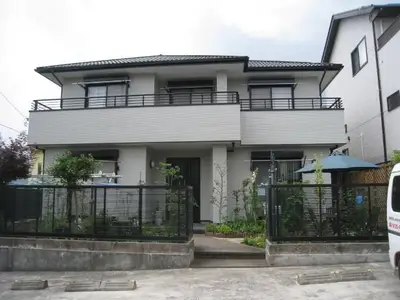 新築のようなきれいな仕上がり・光沢で雨水を弾く