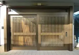 天然赤松フローリングと水回りリフォーム