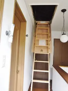 天井収納用はしご取付工事