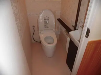 手洗いカウンター付きトイレ