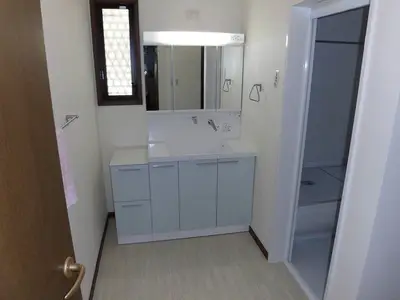 収納力にこだわった洗面化粧台