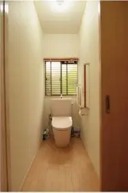 明るく華やかなピンクのトイレ