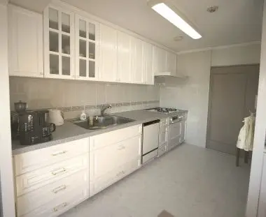 動線を考慮したオリジナル造作キッチン