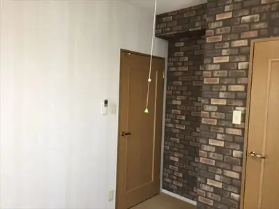 デザインクロスでおしゃれに模様替え