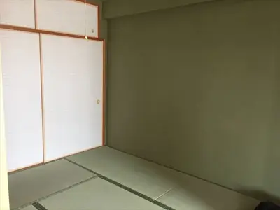 デザインクロスでおしゃれに模様替え