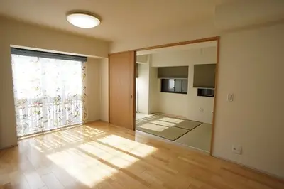 新築マンションの洋室を和室に