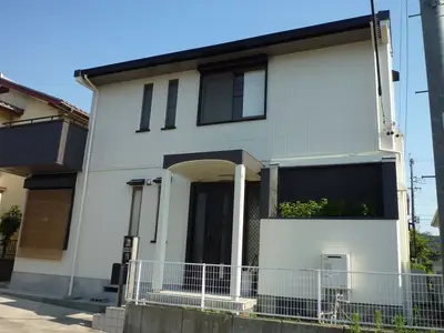 ユニット住宅にありがちな浴室の段差解消とキッチン収納の充実