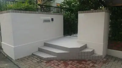 玄関周辺のリフォームでシックな印象に